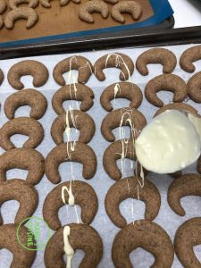 Schoko-kürbiskernkipferl bio crescentes de sementes de abóbora com chocolate bio