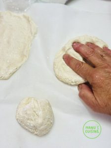 ofenbrot mit koernerkaese und rosmarin oder oregano bio pão no forno com queijo fresco e alecrim ou oregaos bio