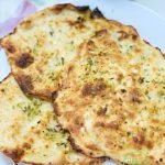 ofenbrot mit koernerkaese und rosmarin oder oregano bio pão no forno com queijo fresco e alecrim ou oregaos bio