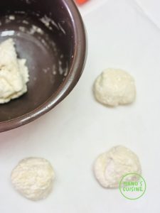 ofenbrot mit koernerkaese und rosmarin oder oregano bio pão no forno com queijo fresco e alecrim ou oregaos bio