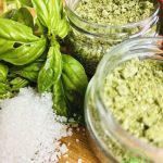 sal verde de manjericao bio grünes meersalz mit basilikum